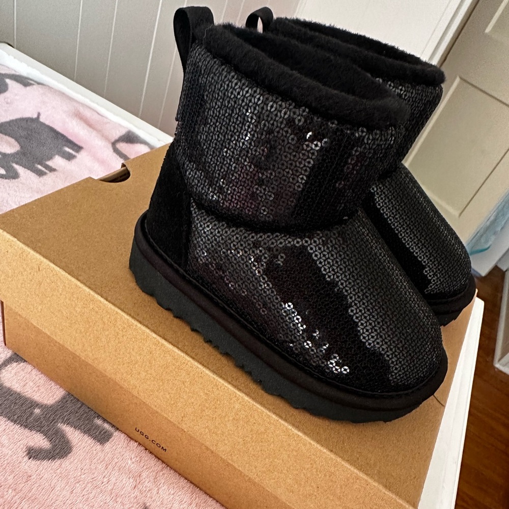 Black Sequin uggs